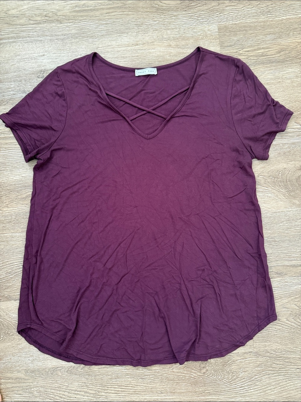 emory park Crisscross V-Neck Short Sleeve Tee - Burgundy